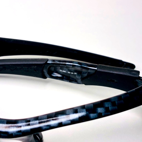 RARE OAKLEY FLAK JACKET 1.0 SUNGLASSES Carbon Fiber Frames - Picture 2 of 5